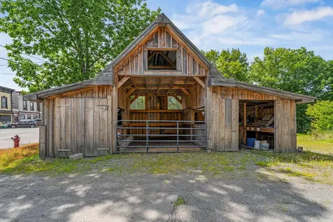 26 Lincoln Street Dover-foxcroft ME 04426