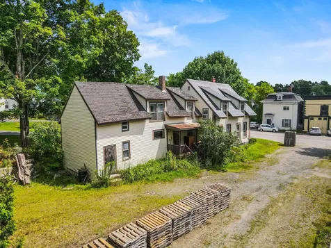 26 Lincoln Street Dover-foxcroft ME 04426