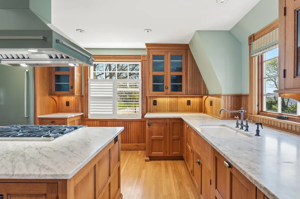 439 York Street York ME 03909