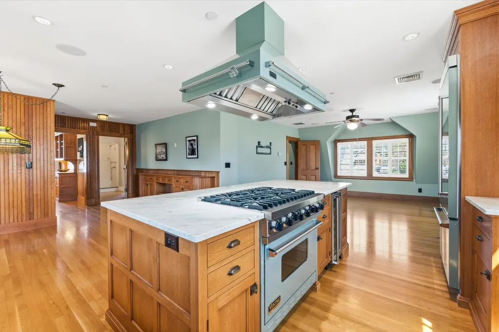 439 York Street York ME 03909