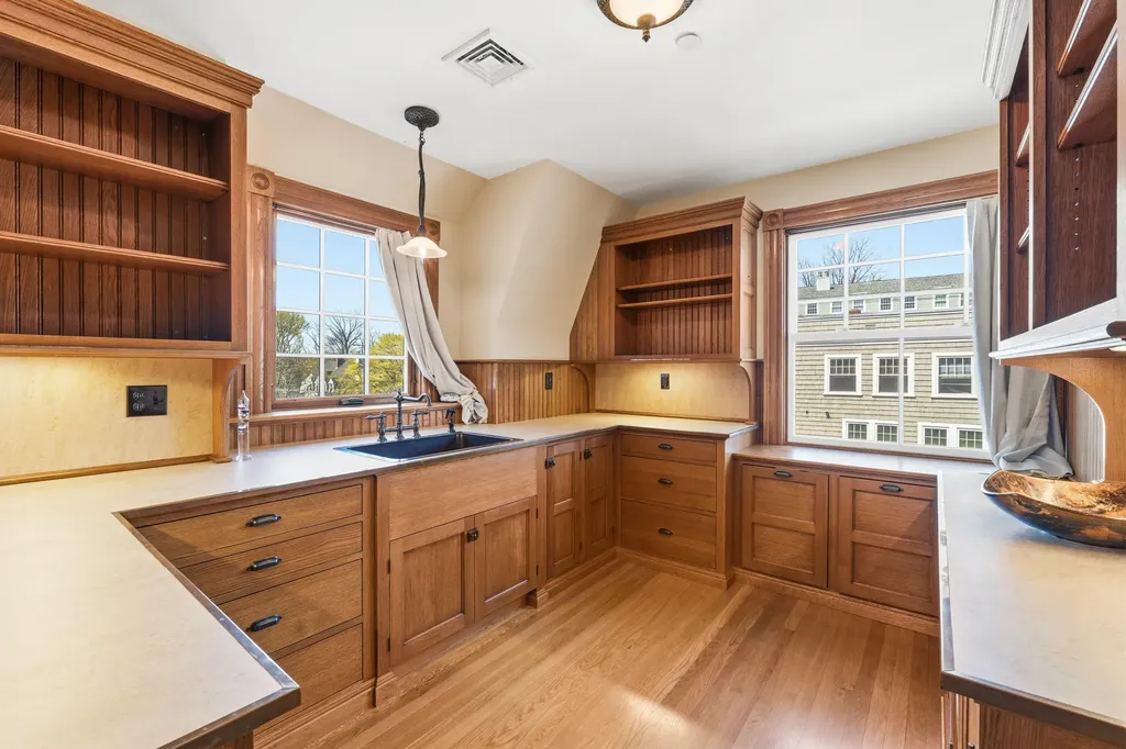 439 York Street York ME 03909