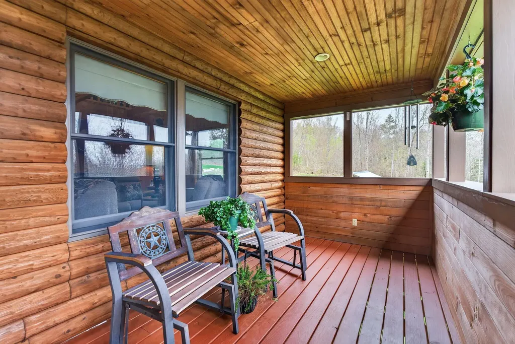 276 Middle Road Dresden ME 04342