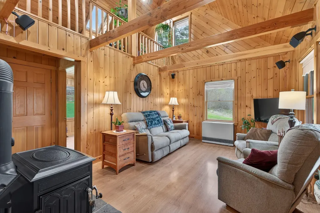 276 Middle Road Dresden ME 04342