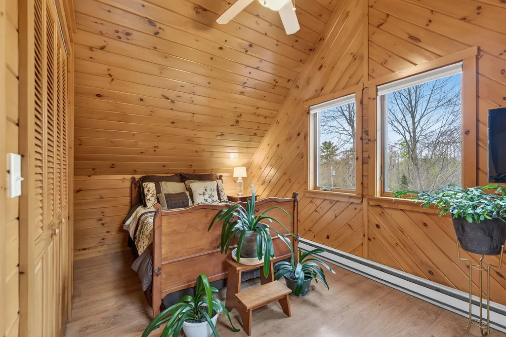 276 Middle Road Dresden ME 04342