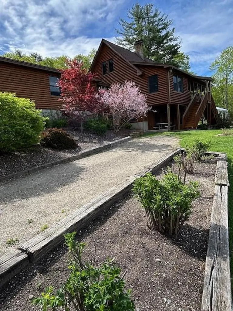 276 Middle Road Dresden ME 04342