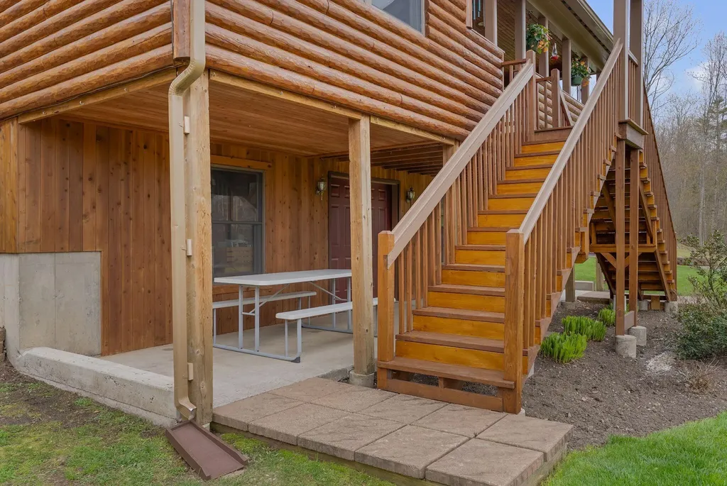 276 Middle Road Dresden ME 04342