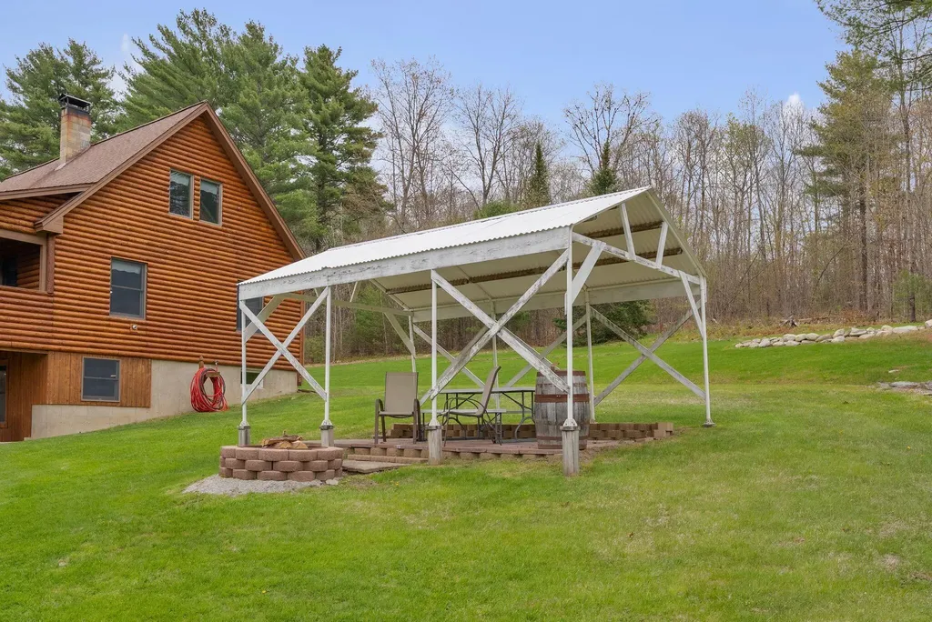 276 Middle Road Dresden ME 04342