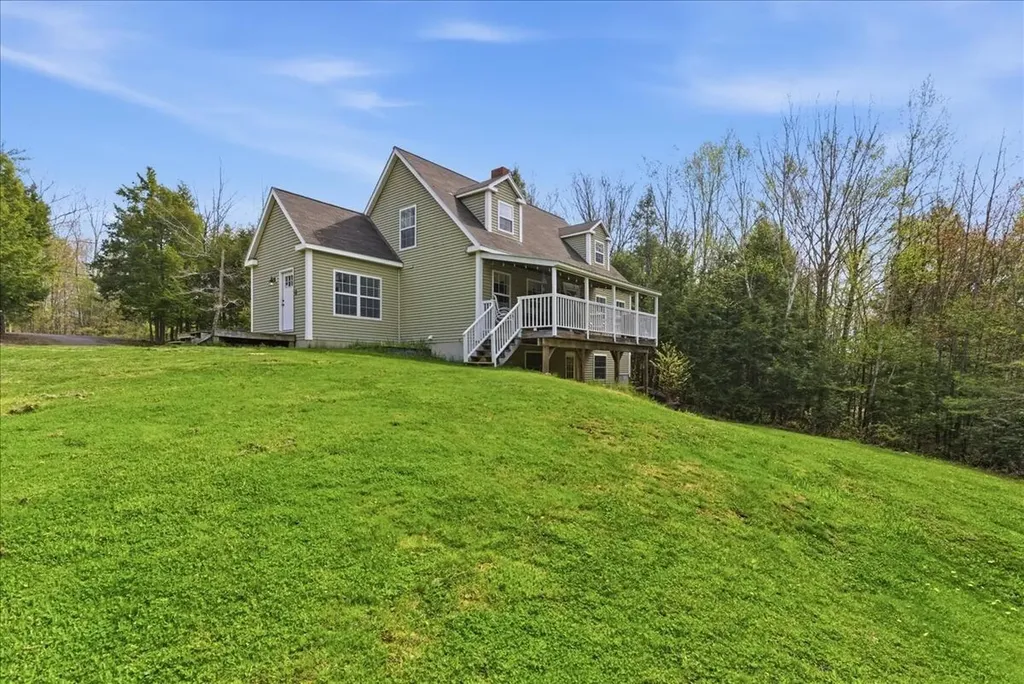 37 Palmer Road Pittston ME 04345