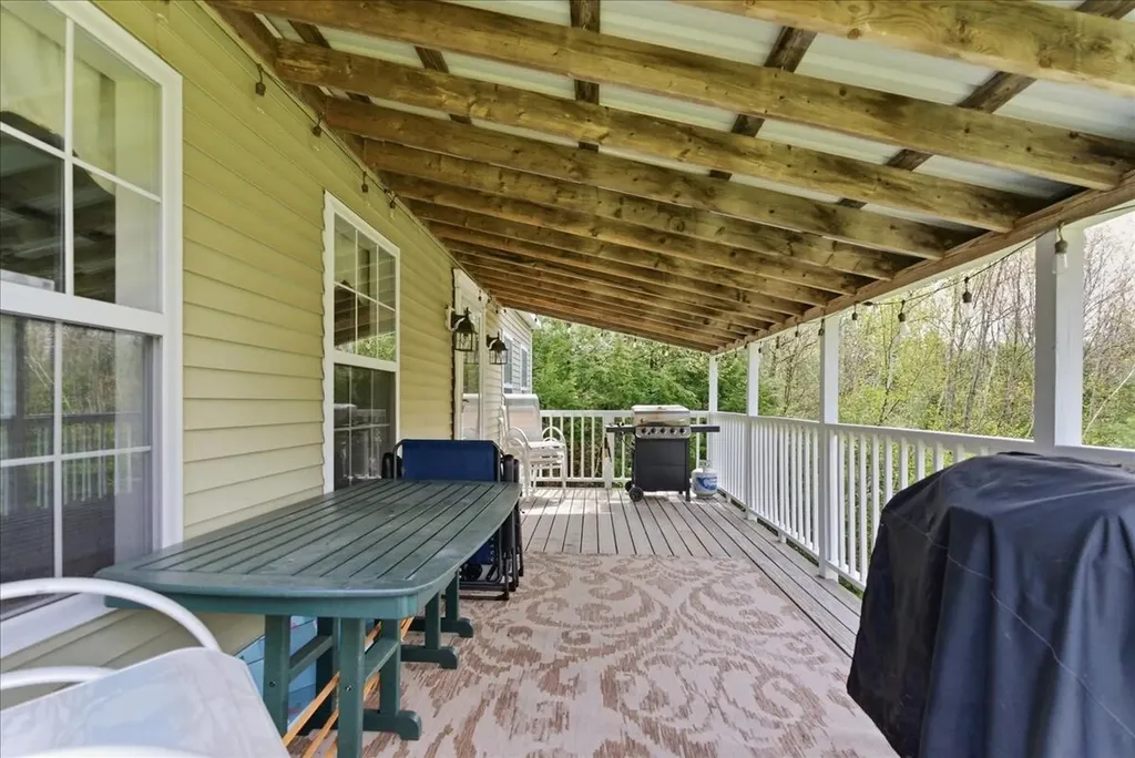 37 Palmer Road Pittston ME 04345