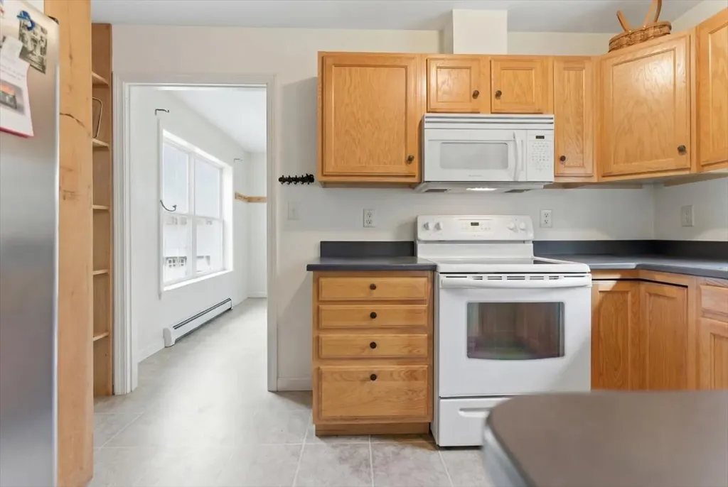 37 Palmer Road Pittston ME 04345