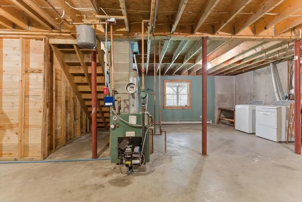 37 Palmer Road Pittston ME 04345