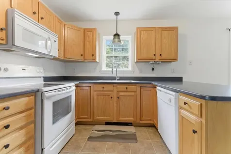 37 Palmer Road Pittston ME 04345