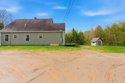 37 Palmer Road Pittston ME 04345