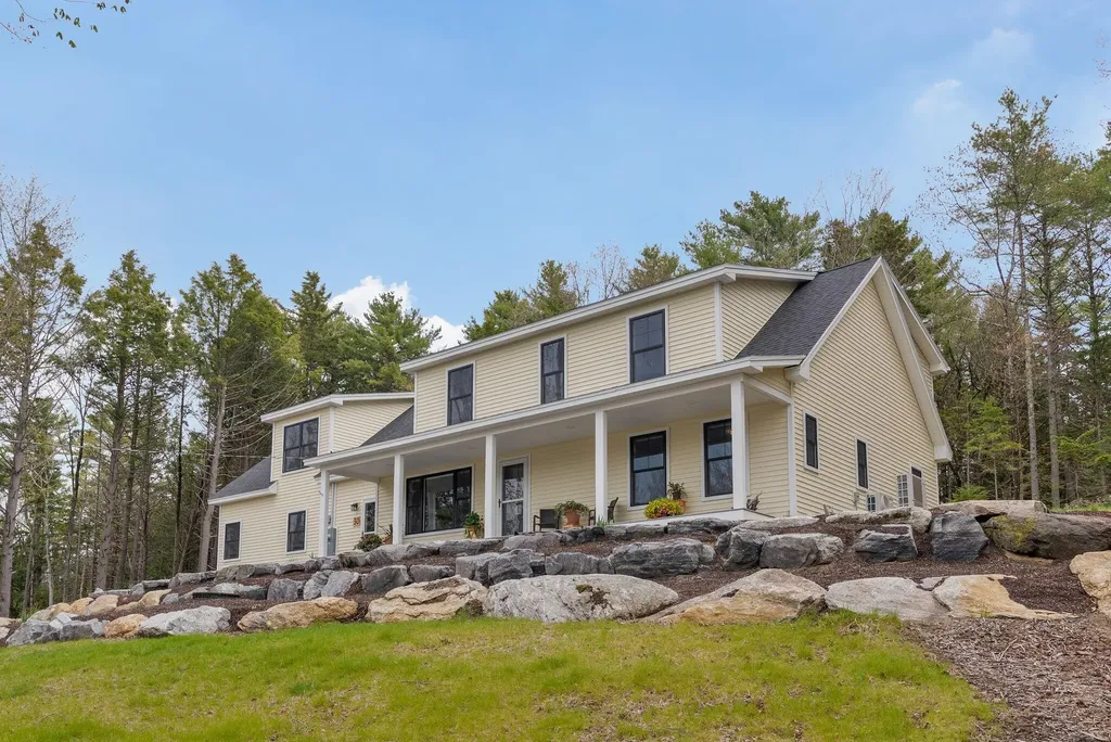 30 Perreault Way Brunswick ME 04011