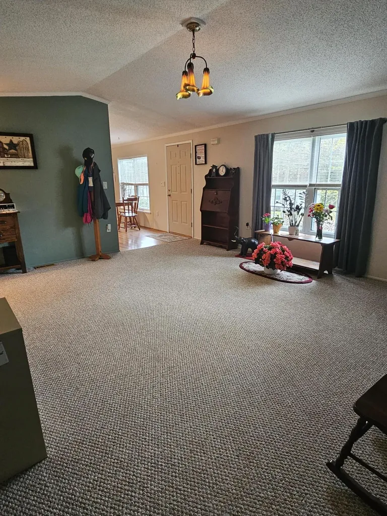 4 Hilltop Court Turner ME 04282