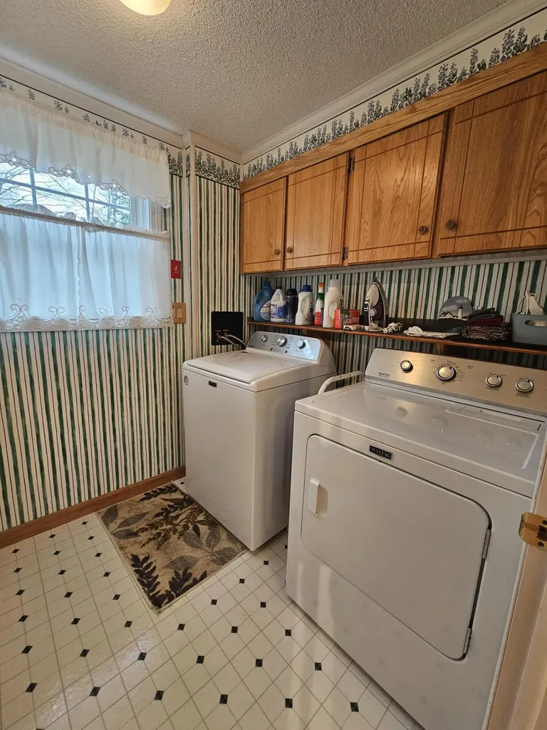 4 Hilltop Court Turner ME 04282