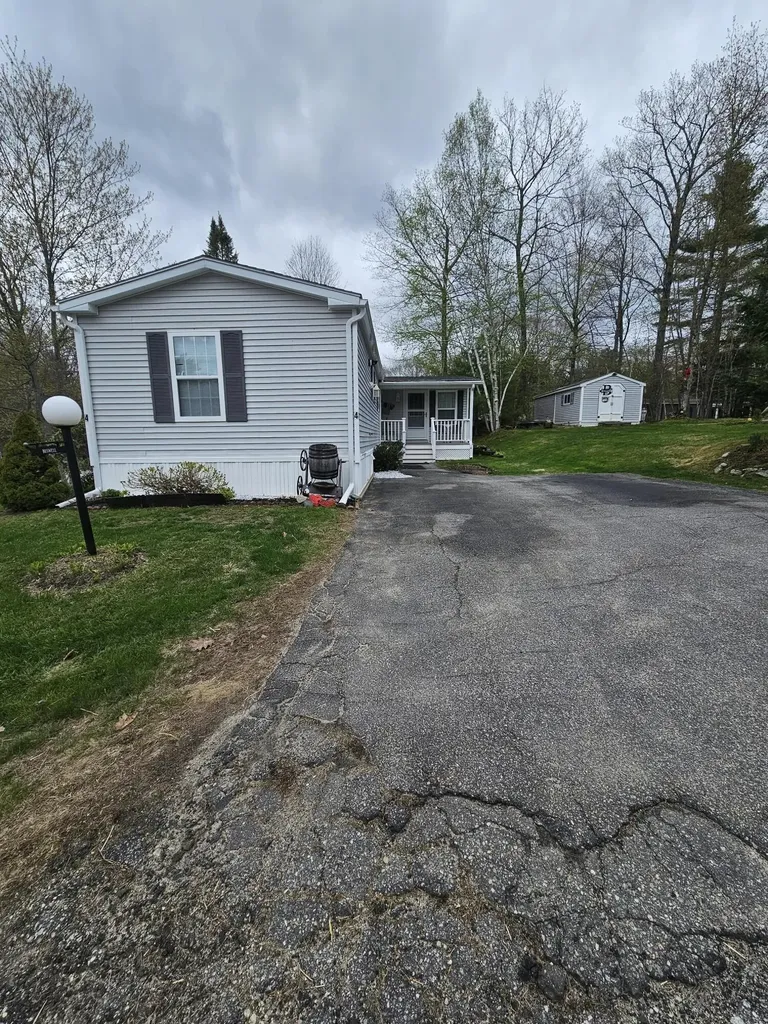 4 Hilltop Court Turner ME 04282