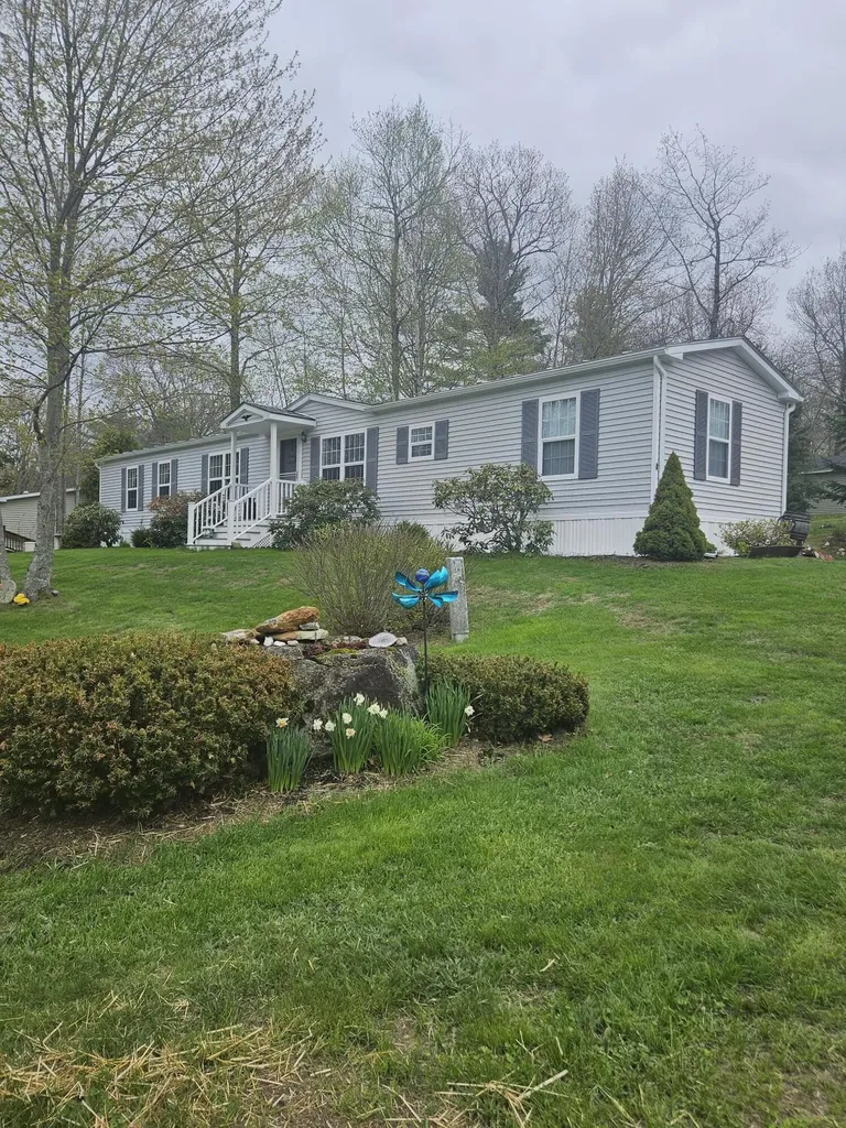 4 Hilltop Court Turner ME 04282