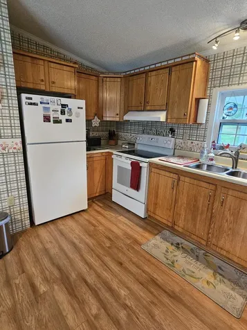 4 Hilltop Court Turner ME 04282
