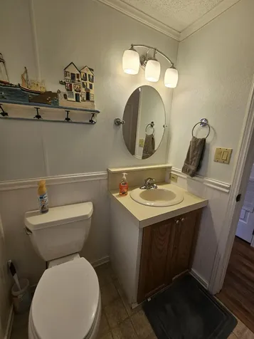 4 Hilltop Court Turner ME 04282
