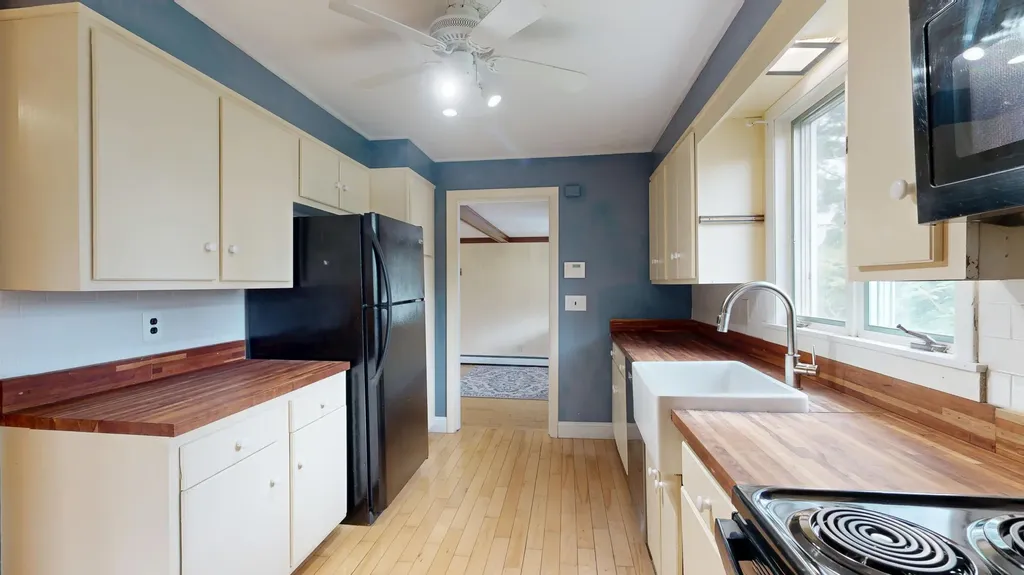41 Googin Street Lewiston ME 04240