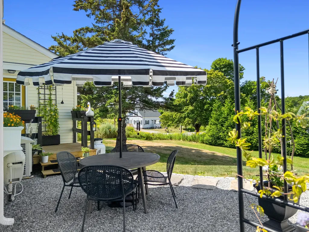 683 Spruce Head Road South Thomaston ME 04858