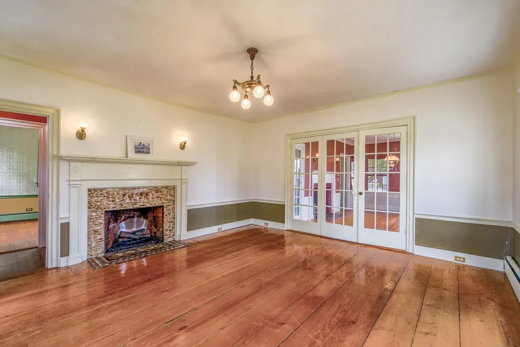 101 E Main Street Searsport ME 04974