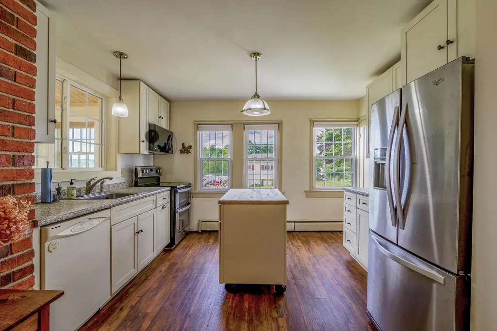 101 E Main Street Searsport ME 04974
