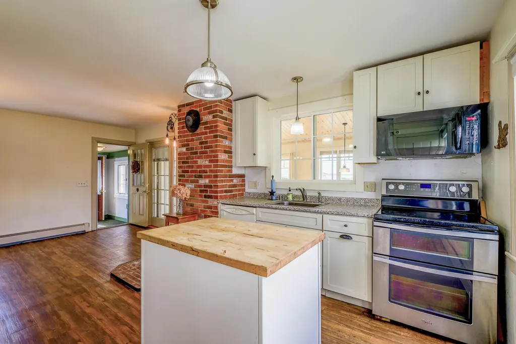 101 E Main Street Searsport ME 04974