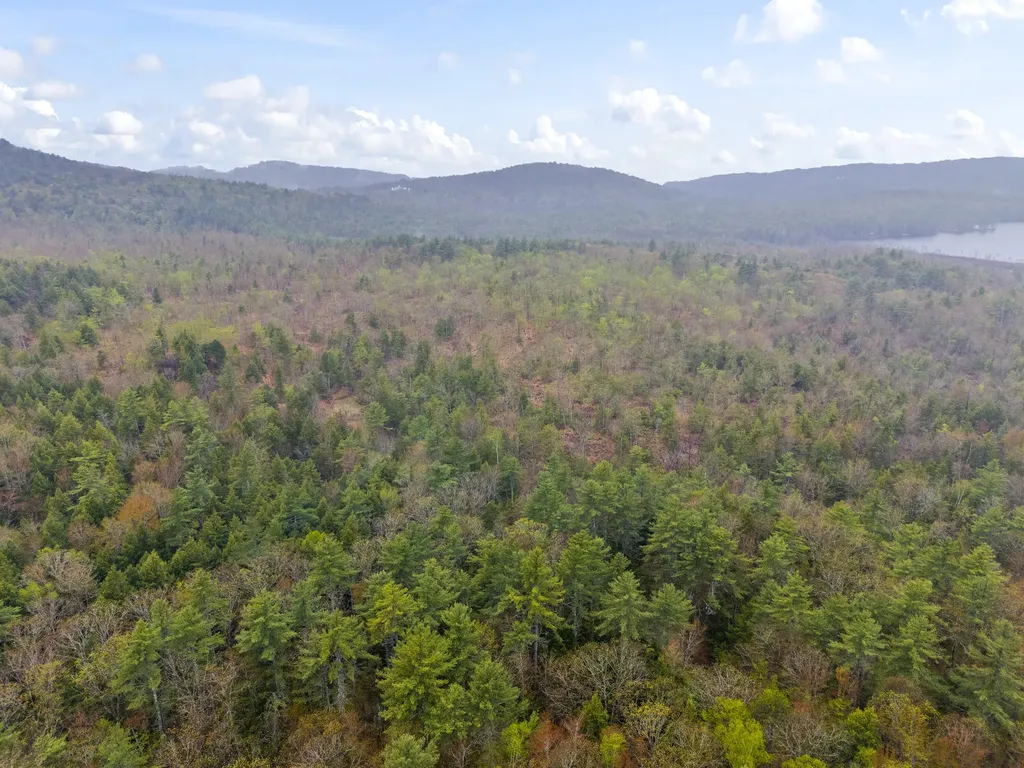 13 County Road Sebago ME 04029