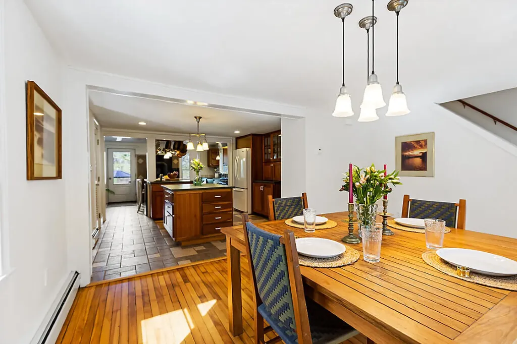 183 Mountain Road Falmouth ME 04105