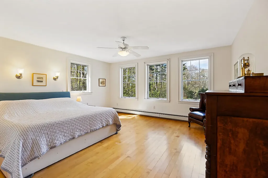 183 Mountain Road Falmouth ME 04105