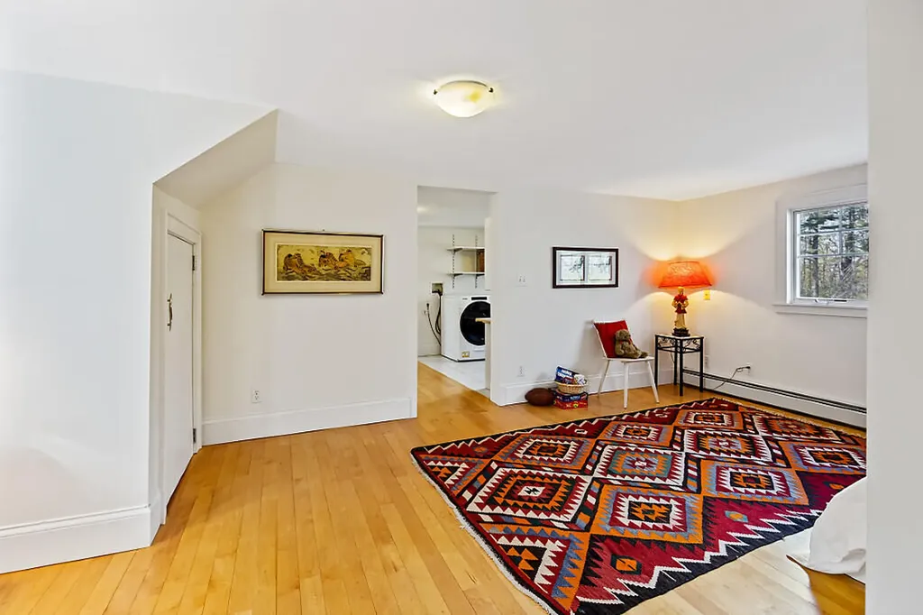 183 Mountain Road Falmouth ME 04105