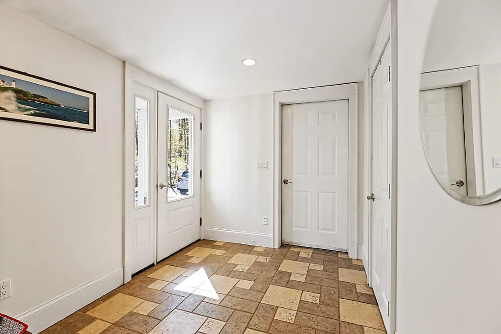 183 Mountain Road Falmouth ME 04105
