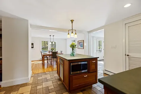 183 Mountain Road Falmouth ME 04105