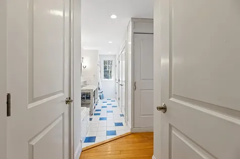 183 Mountain Road Falmouth ME 04105