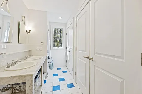 183 Mountain Road Falmouth ME 04105