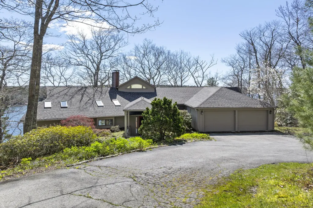 127 Firth Drive Boothbay ME 04537