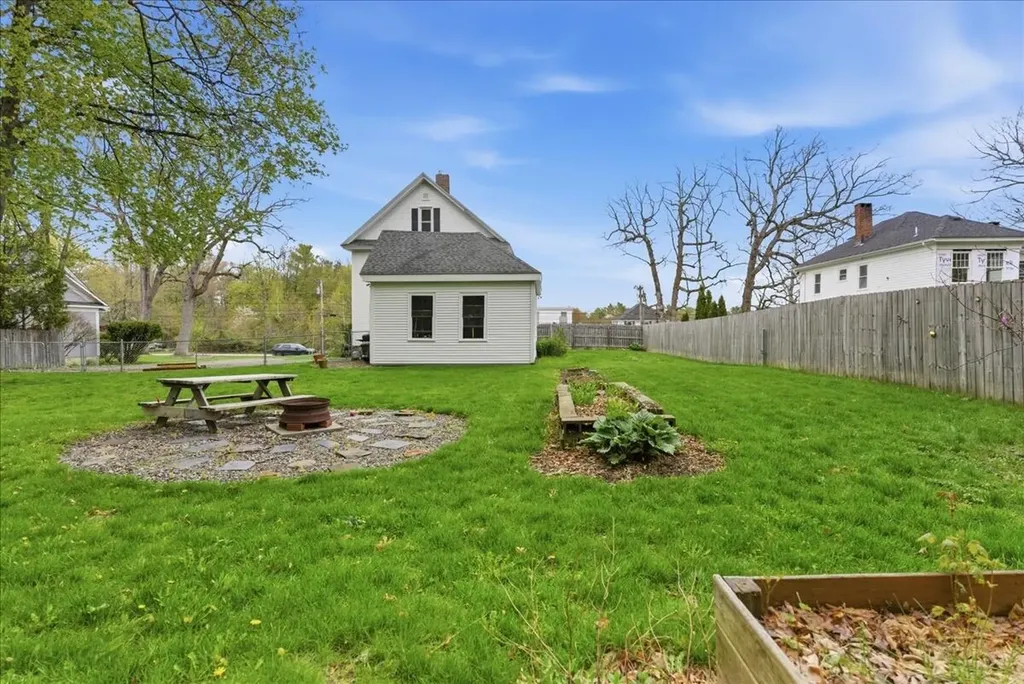 145 Dresden Avenue Gardiner ME 04345