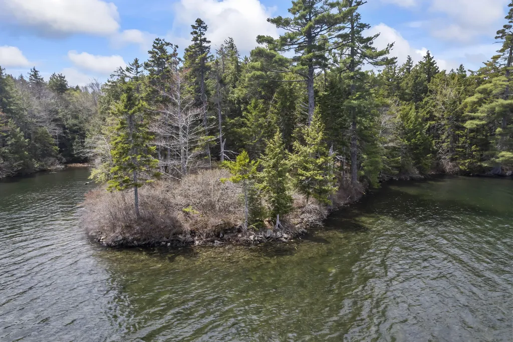 Lot 15b Lake Access Only Southend Liberty ME 04949