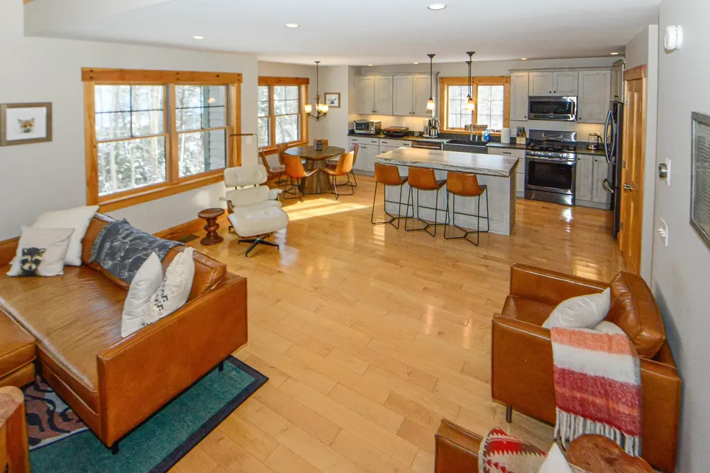 14 Riley Road Naples ME 04055