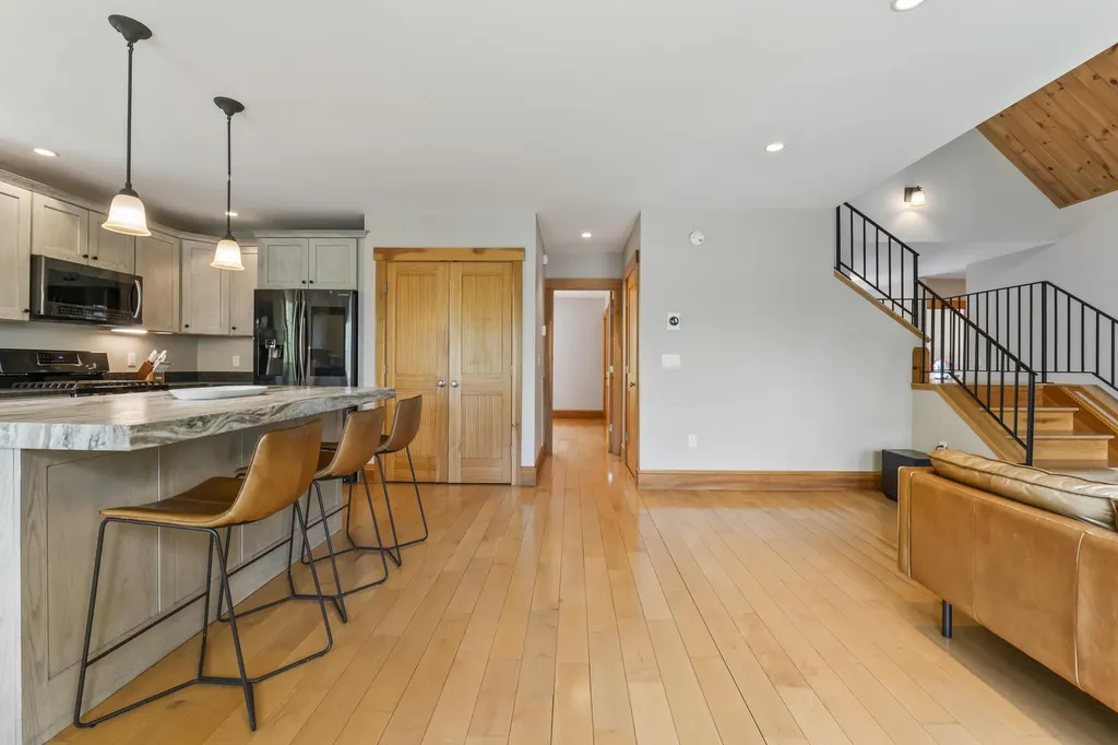 14 Riley Road Naples ME 04055
