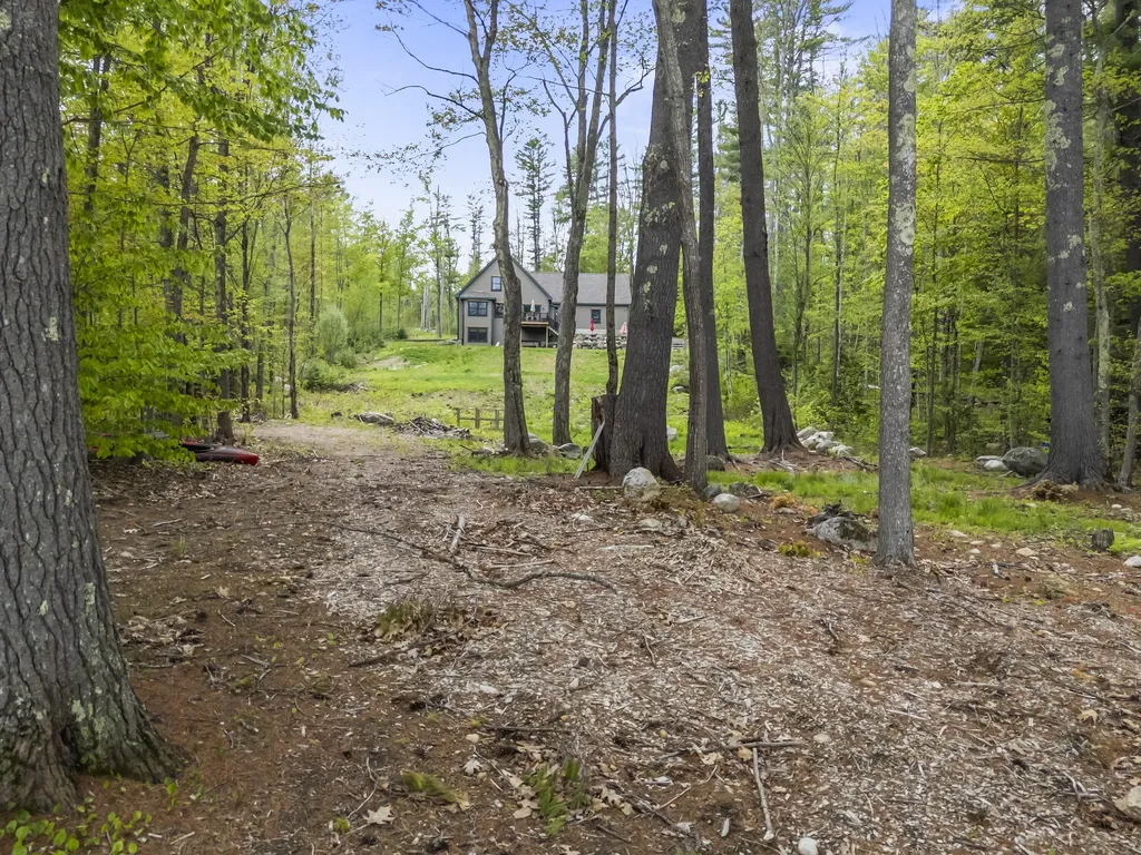 14 Riley Road Naples ME 04055