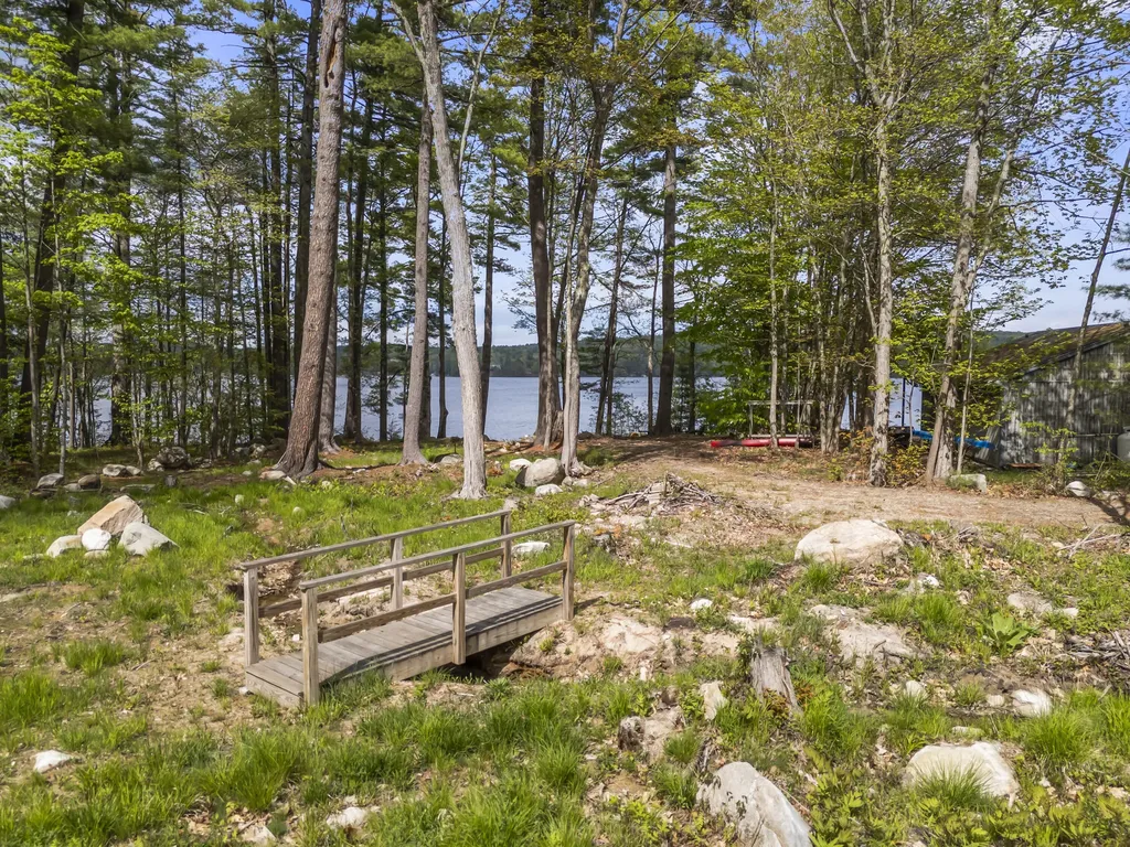14 Riley Road Naples ME 04055