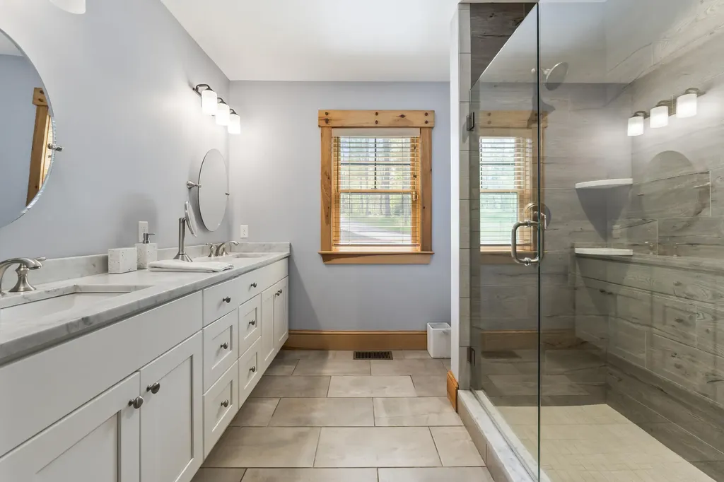 14 Riley Road Naples ME 04055