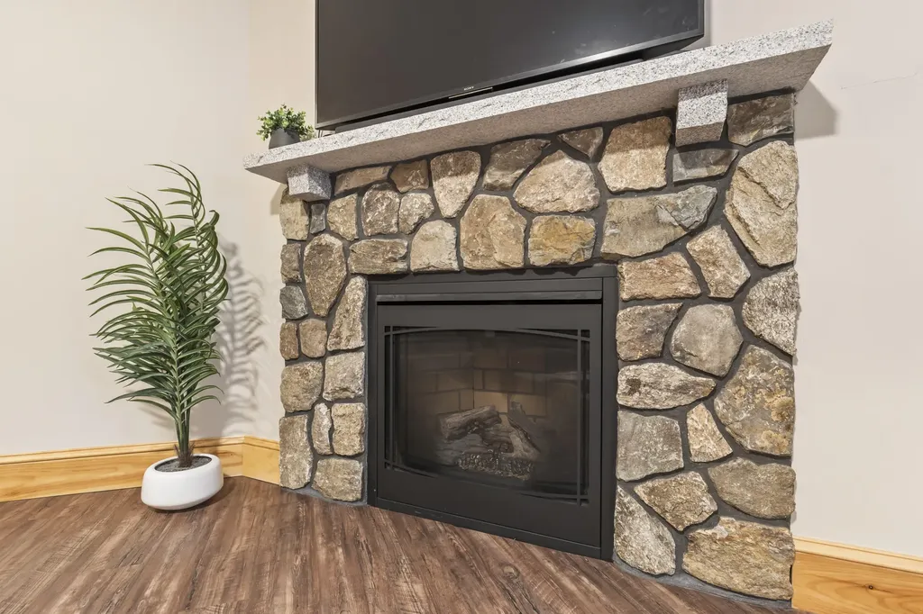 14 Riley Road Naples ME 04055