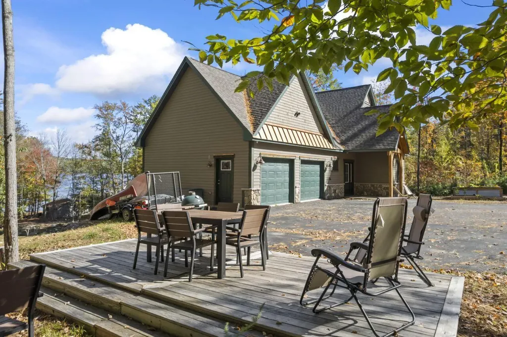 14 Riley Road Naples ME 04055