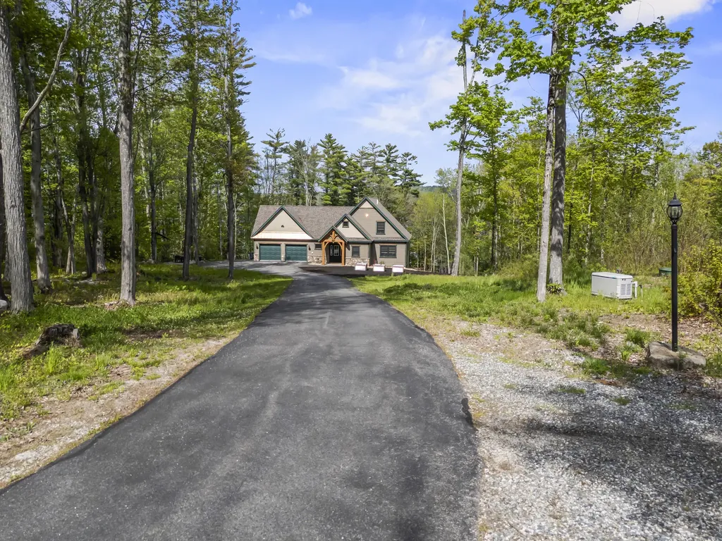 14 Riley Road Naples ME 04055