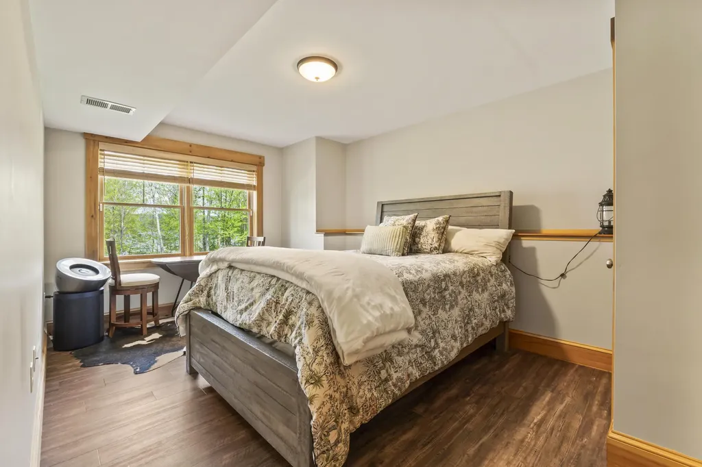 14 Riley Road Naples ME 04055