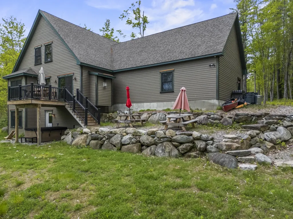 14 Riley Road Naples ME 04055